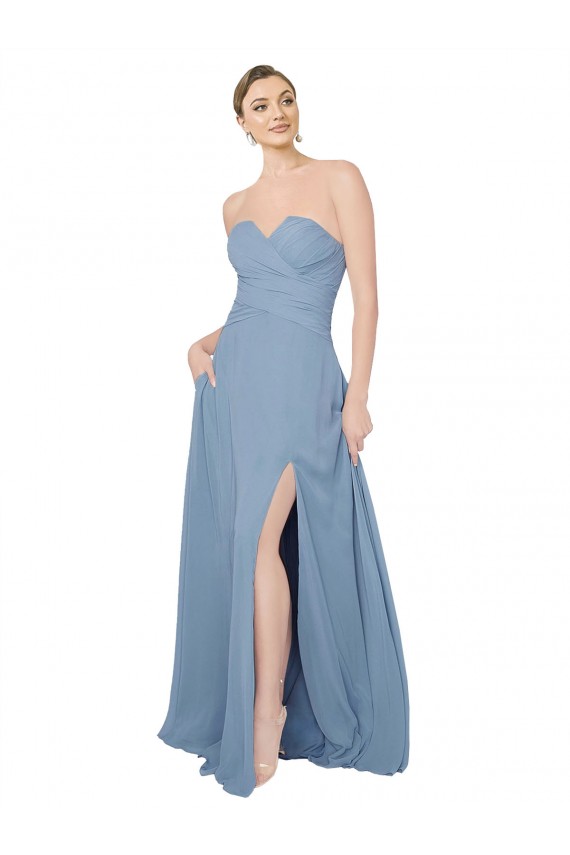 Comprimento Chão Azul Empoeirado Sem Mangas Linha A Lombar Longo Amor Vestidos de Madrinha Por Atacado