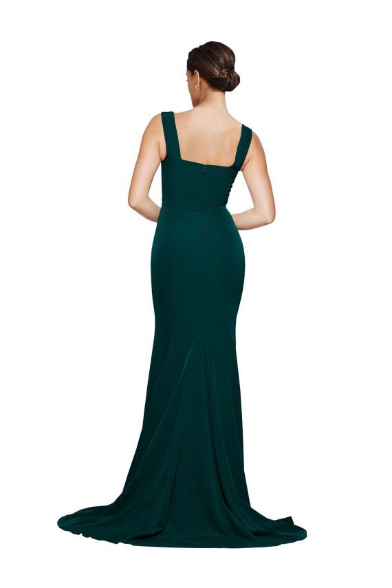 Comboio Varredela Verde Meia-Noite Sem Mangas Bainha Vestidos de Madrinha / Vestidos de Festa Por Atacado